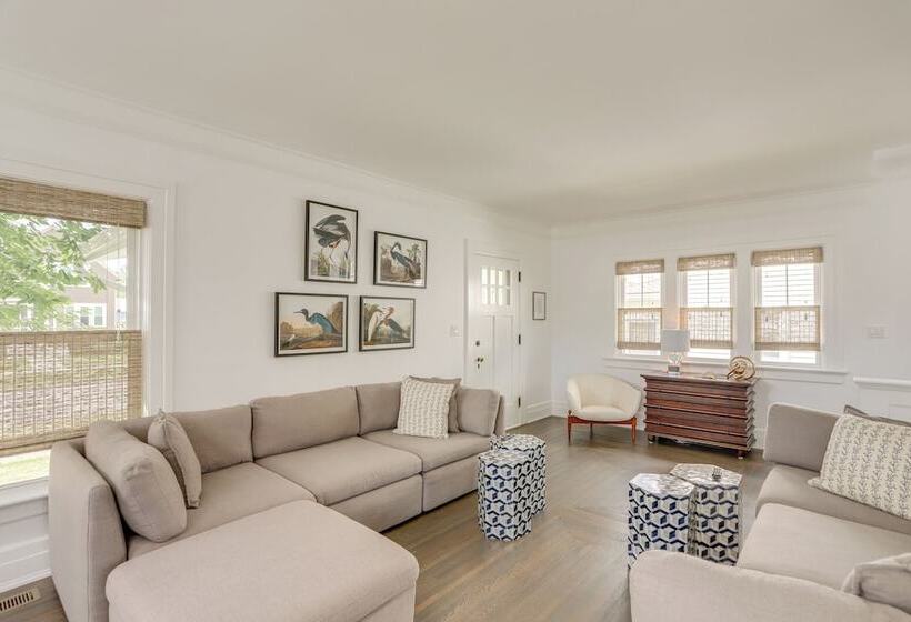 Port Clinton Home W/ Lake View   Walk To Beach!