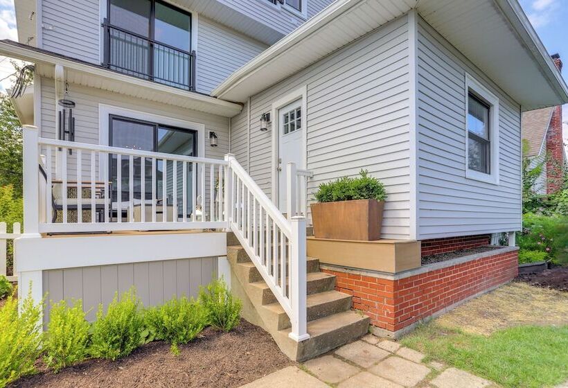 Port Clinton Home W/ Lake View   Walk To Beach!