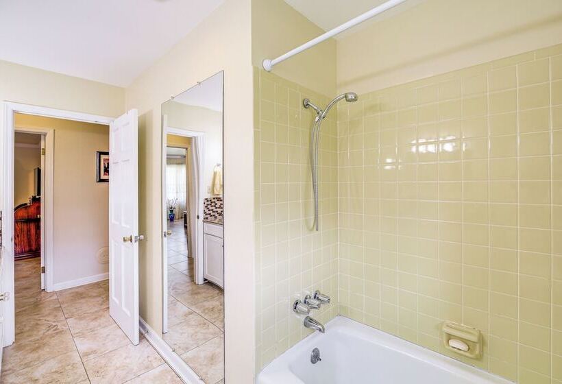 Blue Ridge Mtn Views: Ranch Style Home In Sparta!