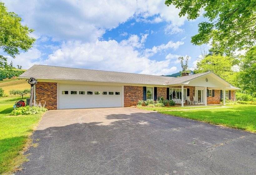 Blue Ridge Mtn Views: Ranch Style Home In Sparta!