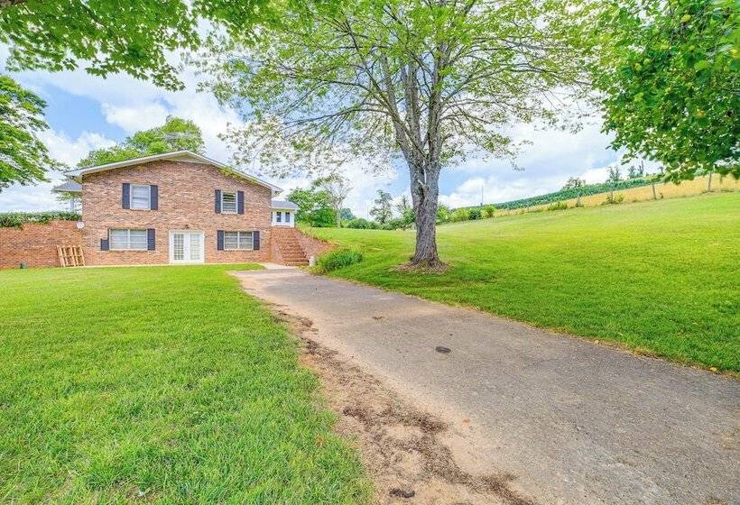 Blue Ridge Mtn Views: Ranch Style Home In Sparta!