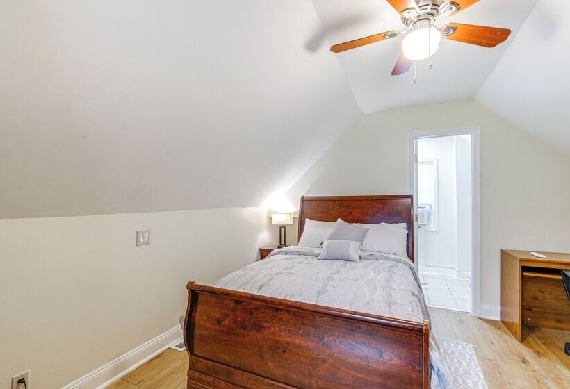 Rockville Home W/ Spacious Yard: 17 Mi To Dc!