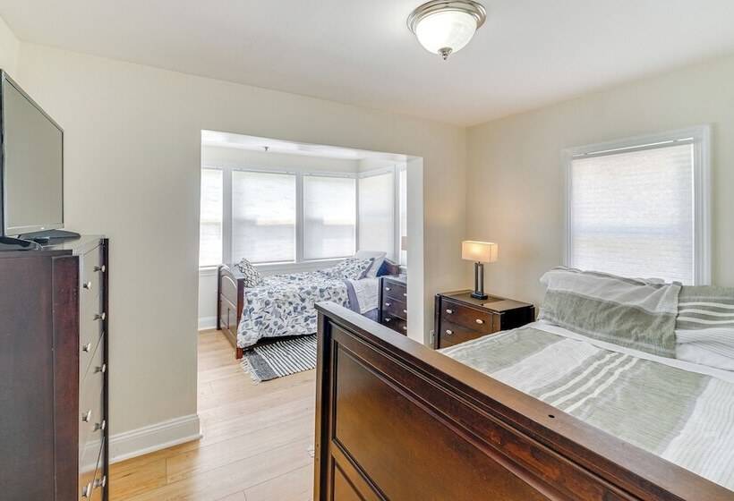 Rockville Home W/ Spacious Yard: 17 Mi To Dc!