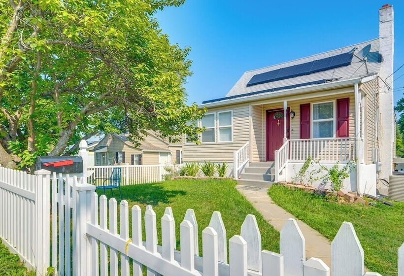 Rockville Home W/ Spacious Yard: 17 Mi To Dc!