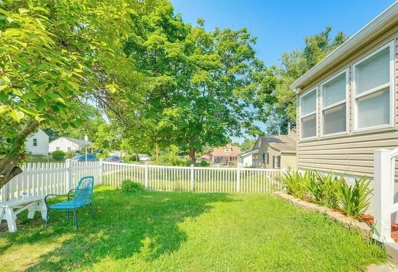 Rockville Home W/ Spacious Yard: 17 Mi To Dc!