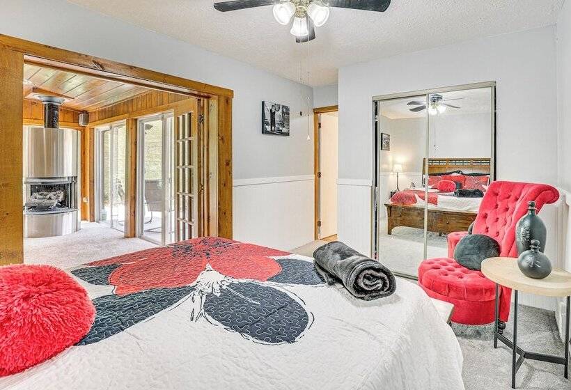 Spacious Ohio Family Home On 5 Acre Property!