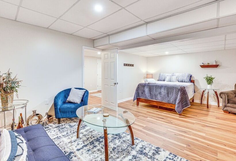 Spacious Ohio Family Home On 5 Acre Property!