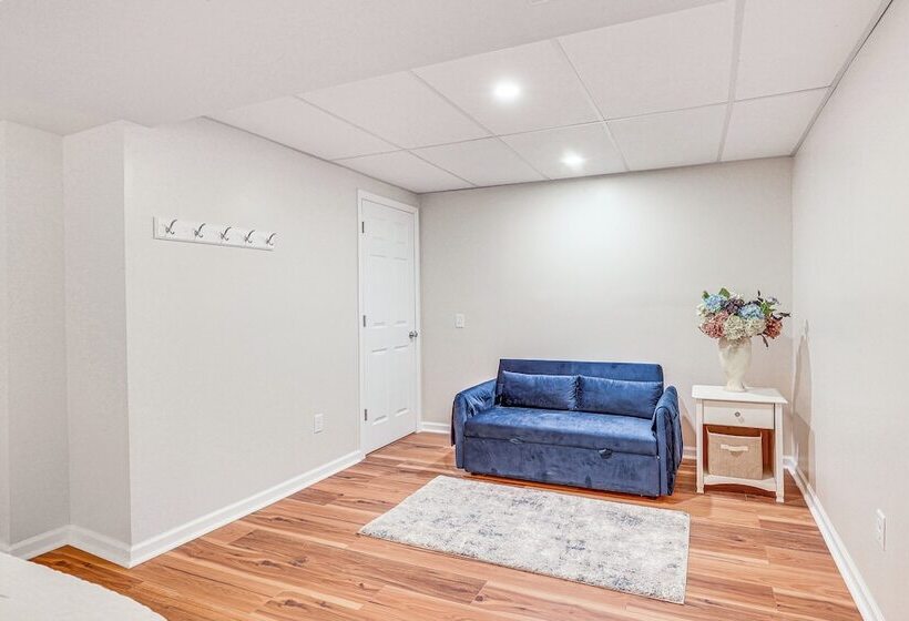 Spacious Ohio Family Home On 5 Acre Property!