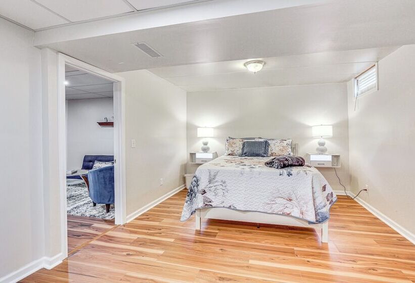 Spacious Ohio Family Home On 5 Acre Property!