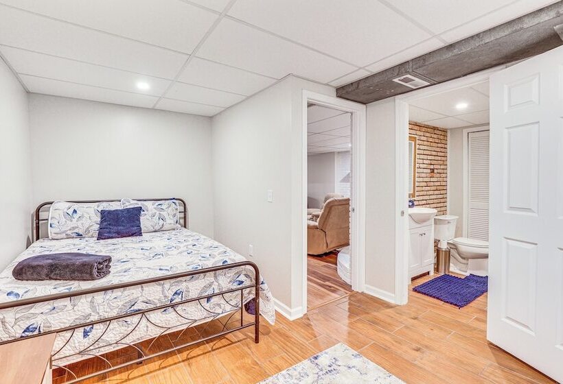 Spacious Ohio Family Home On 5 Acre Property!