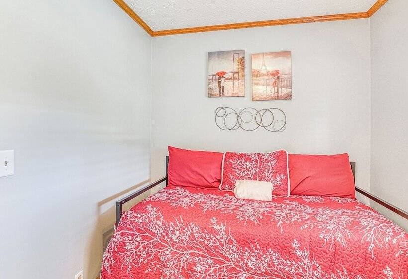 Spacious Ohio Family Home On 5 Acre Property!