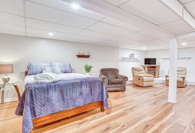 Spacious Ohio Family Home On 5 Acre Property!