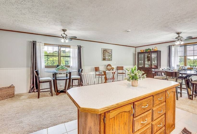 Spacious Ohio Family Home On 5 Acre Property!