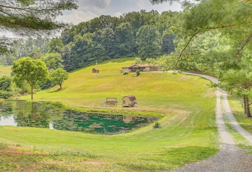 Spacious Ohio Family Home On 5 Acre Property!