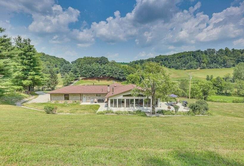 Spacious Ohio Family Home On 5 Acre Property!