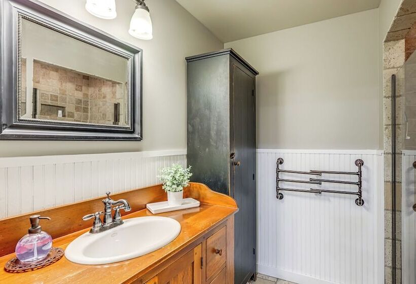 Vineyard Retreat At George Vest Historical Home