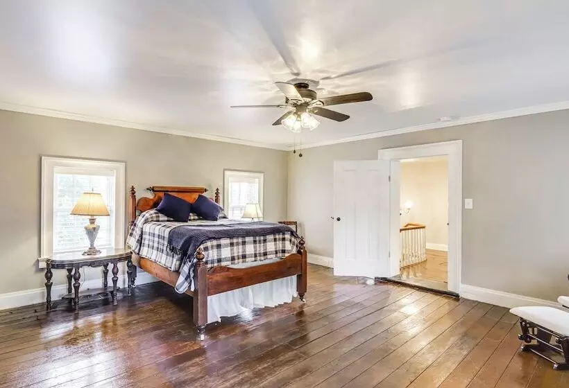 Vineyard Retreat At George Vest Historical Home