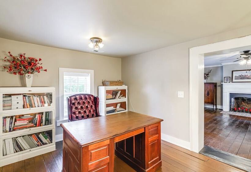 Vineyard Retreat At George Vest Historical Home