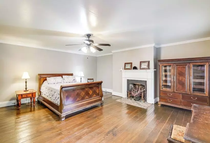 Vineyard Retreat At George Vest Historical Home