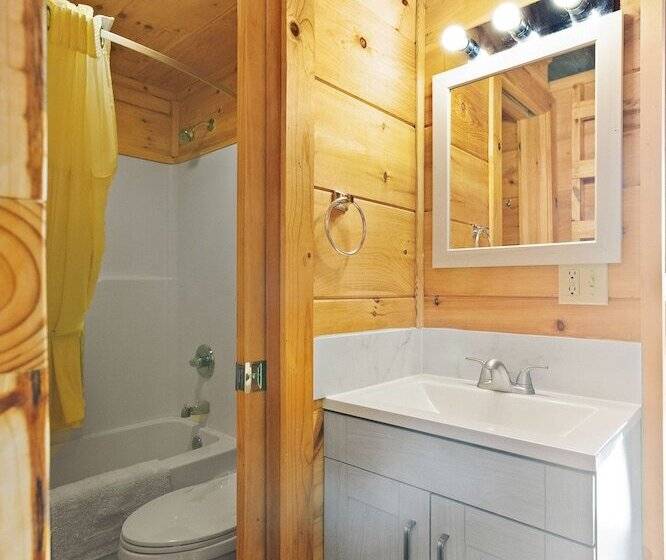 Edinboro Lake Resort Cabins