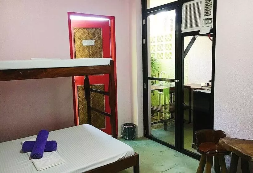 Elternative Hostel