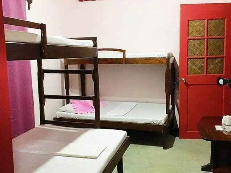 Elternative Hostel