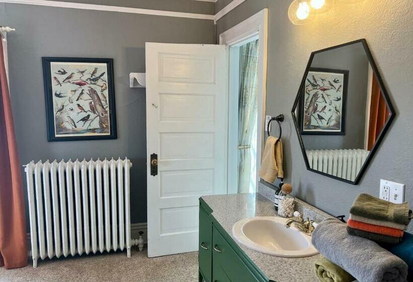 Fernweh Inn & Hostel