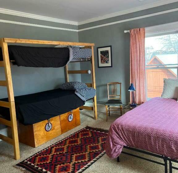 Fernweh Inn & Hostel