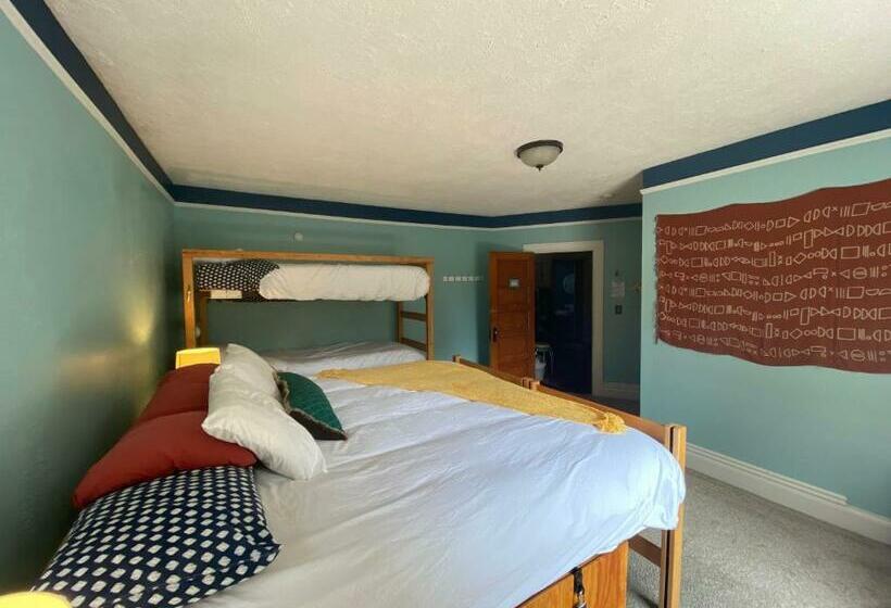 Fernweh Inn & Hostel