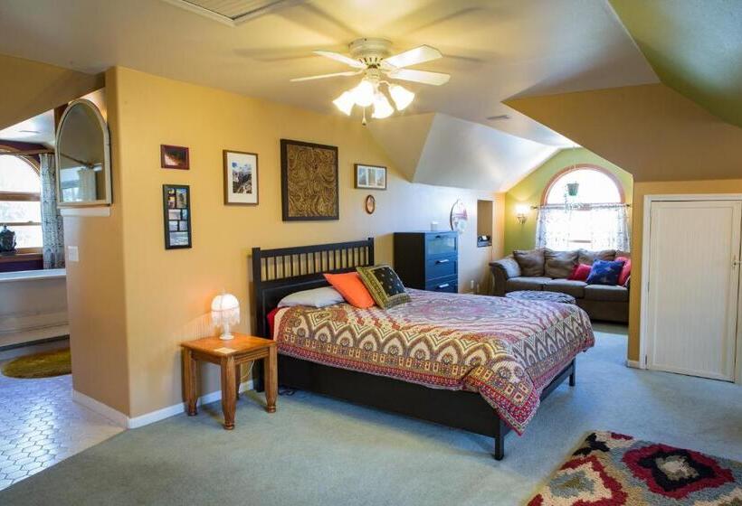 Fernweh Inn & Hostel