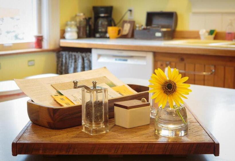 Fernweh Inn & Hostel