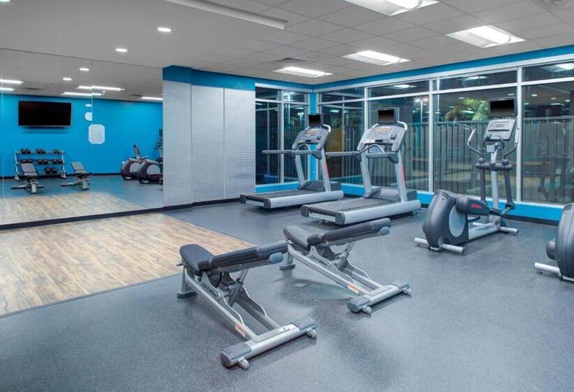 فندق Fairfield Inn & Suites By Marriott Bakersfield North/airport