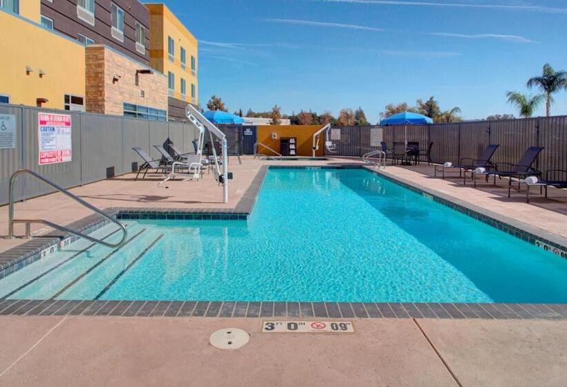 فندق Fairfield Inn & Suites By Marriott Bakersfield North/airport