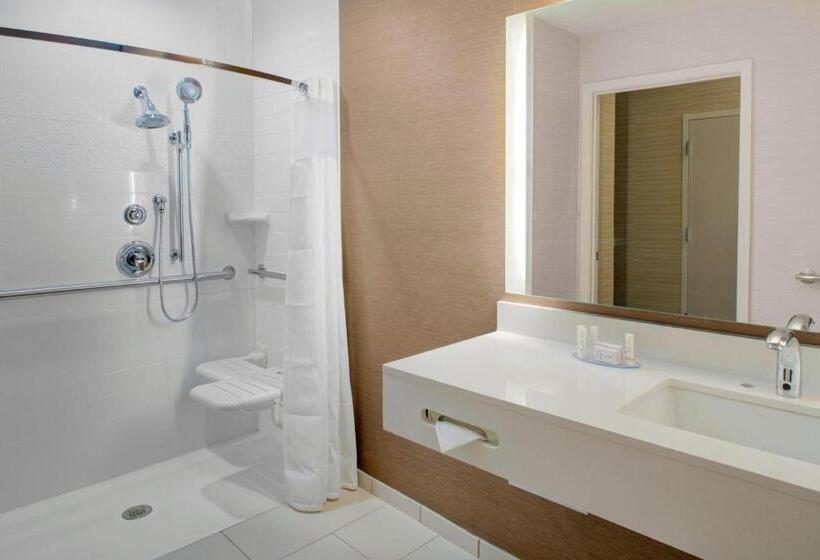 فندق Fairfield Inn & Suites By Marriott Bakersfield North/airport