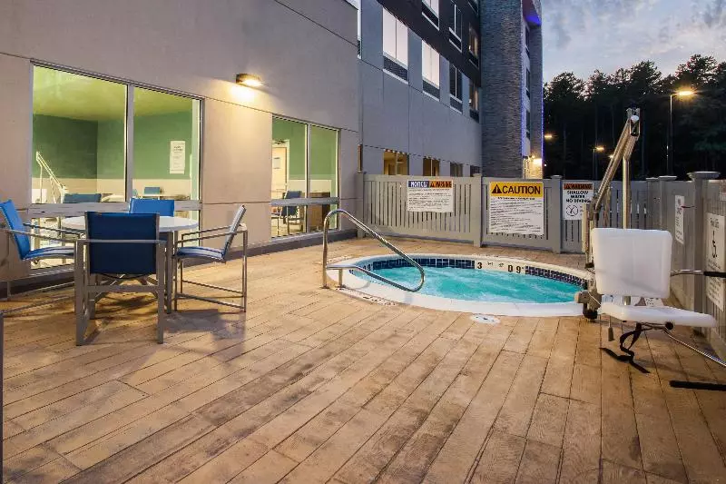 ホテル Holiday Inn Express Queensbury Lake George Area, An Ihg