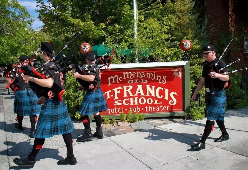 Hotelli Mcmenamins Old St. Francis School