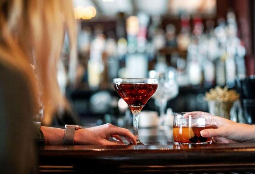 The Stella Hotel, Autograph Collection