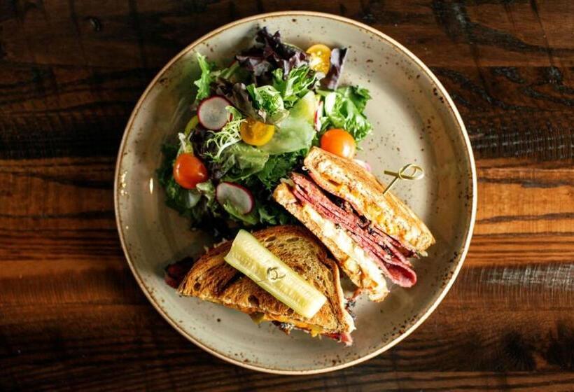 The Stella Hotel, Autograph Collection