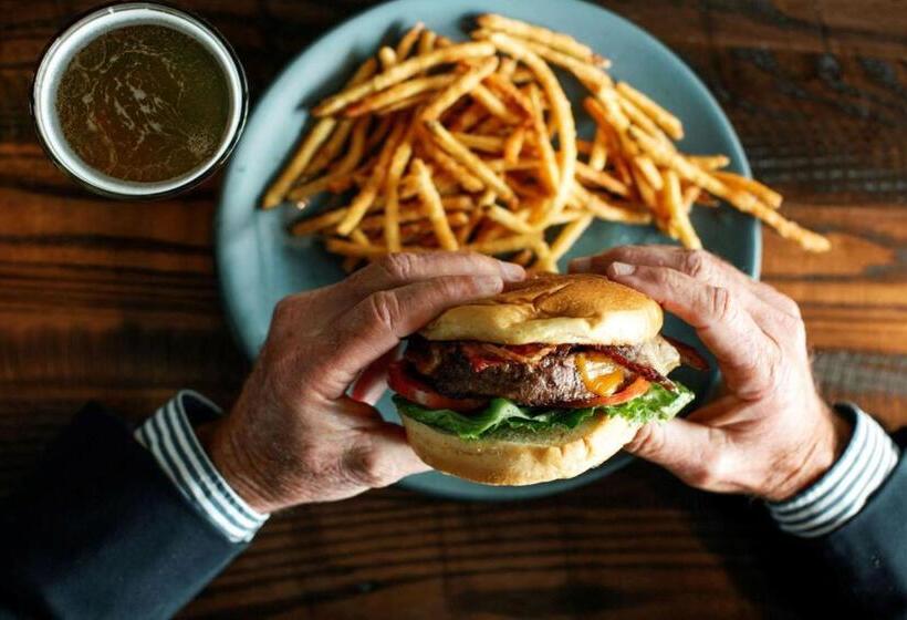 The Stella Hotel, Autograph Collection