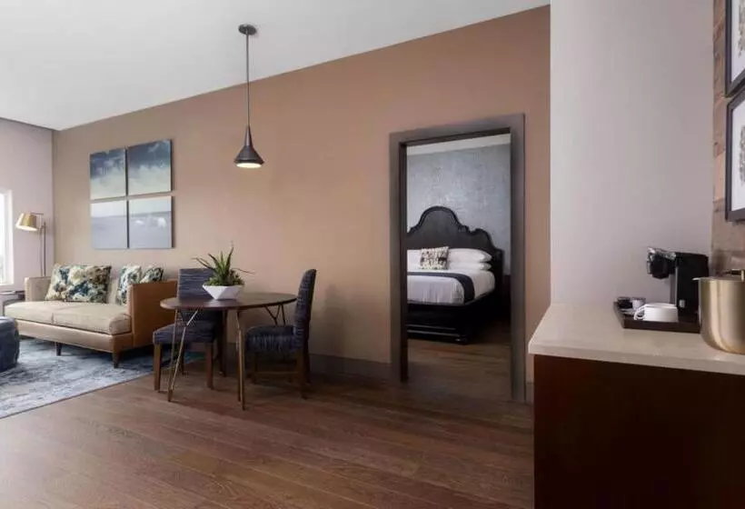 The Stella Hotel, Autograph Collection