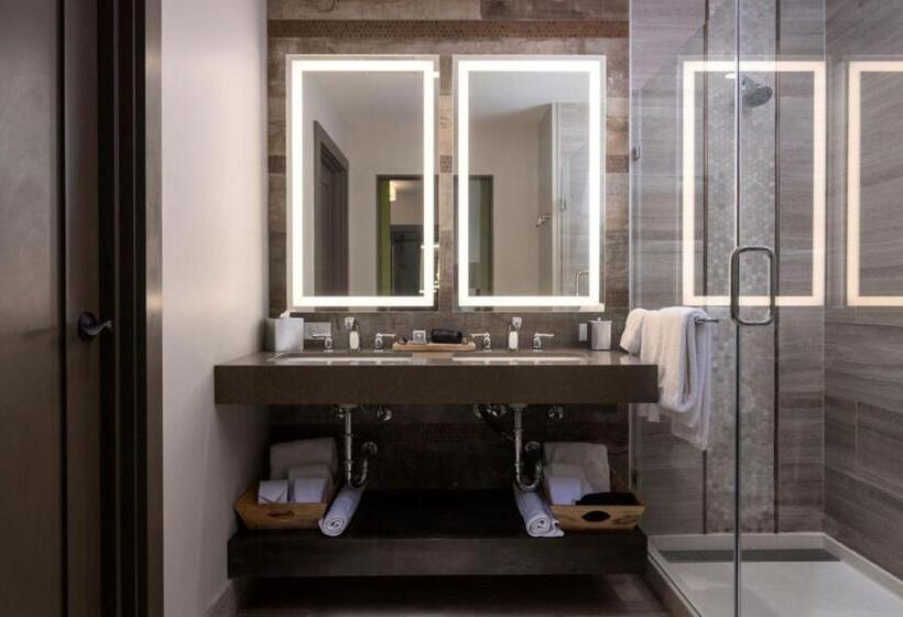 The Stella Hotel, Autograph Collection