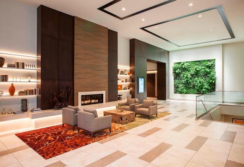 فندق The Westin Milwaukee