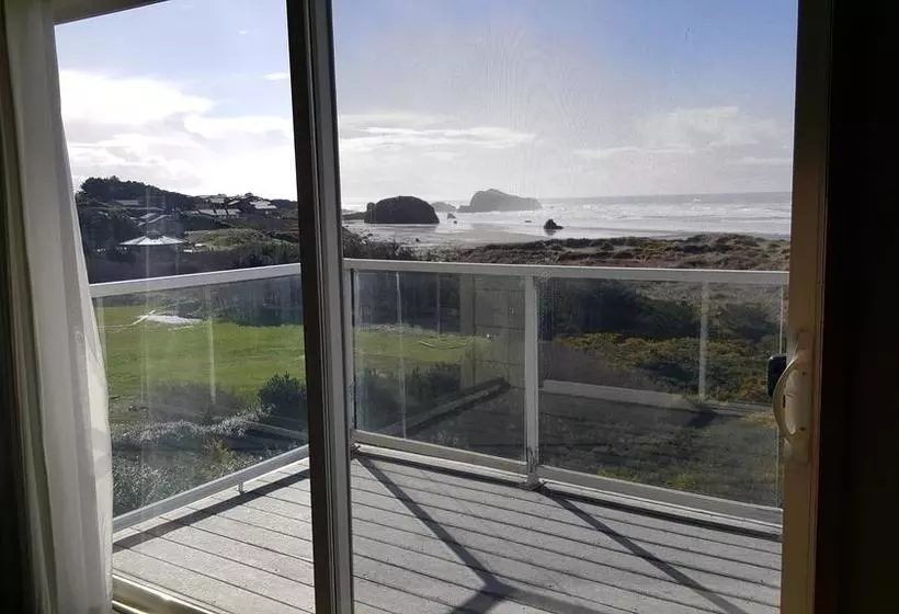 Hotelli Windermere On The Beach