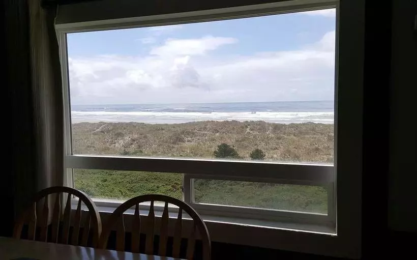 Hotelli Windermere On The Beach