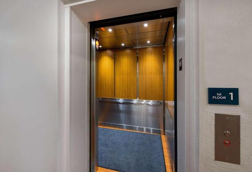 ホテル Woodspring Suites Columbus Southeast