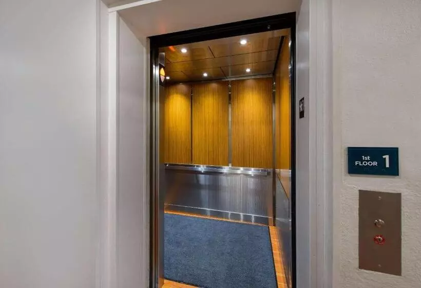 ホテル Woodspring Suites Columbus Southeast