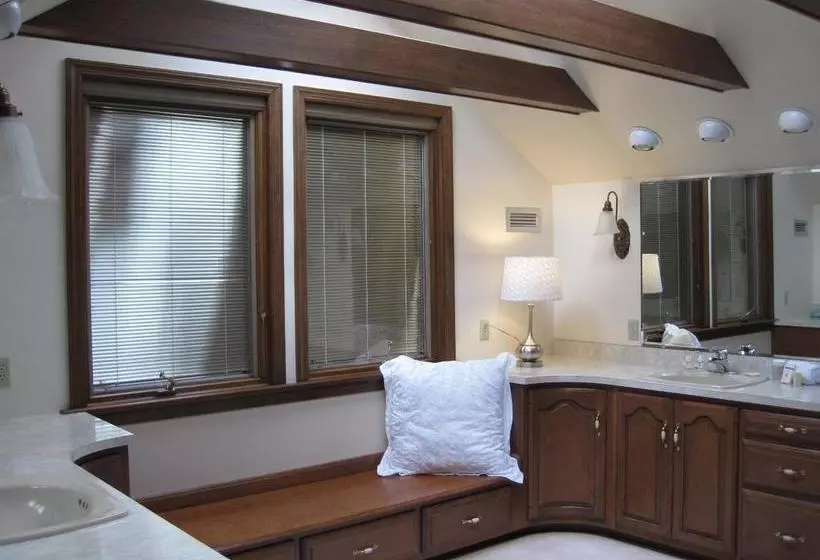 Lancaster Ridge Bed & Breakfast