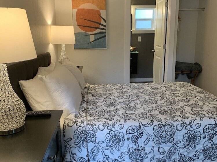 فندق على الطريق Palm Cottages