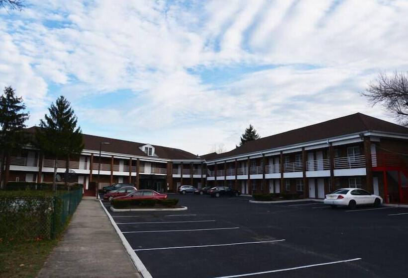 Мотель Village Inn