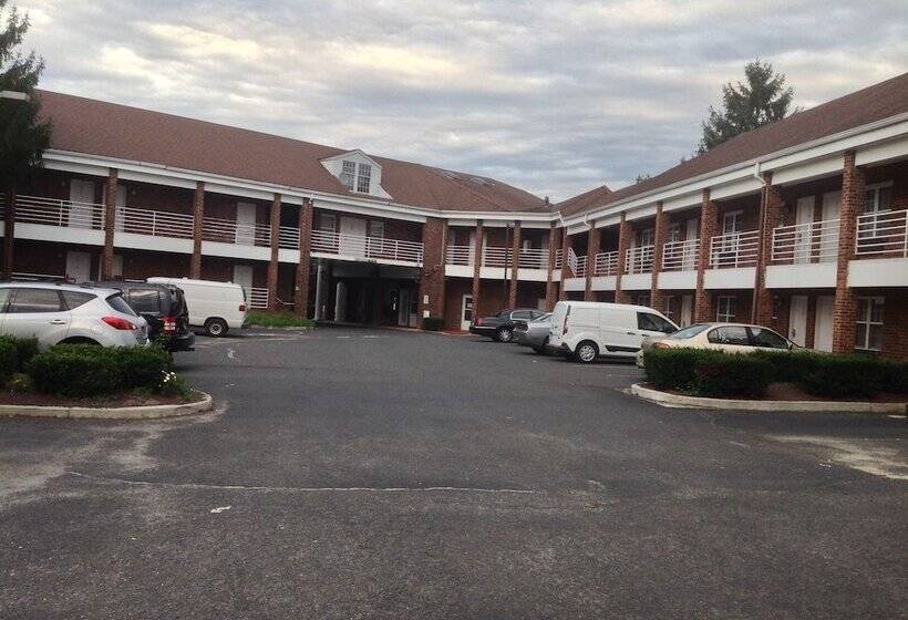 Мотель Village Inn